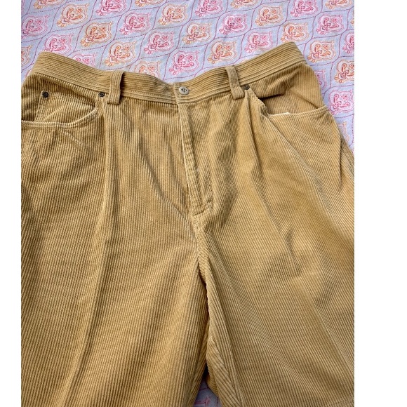 SOLD Men’s Mustard Tan/Khaki Silk Shorts - Picture 10 of 12